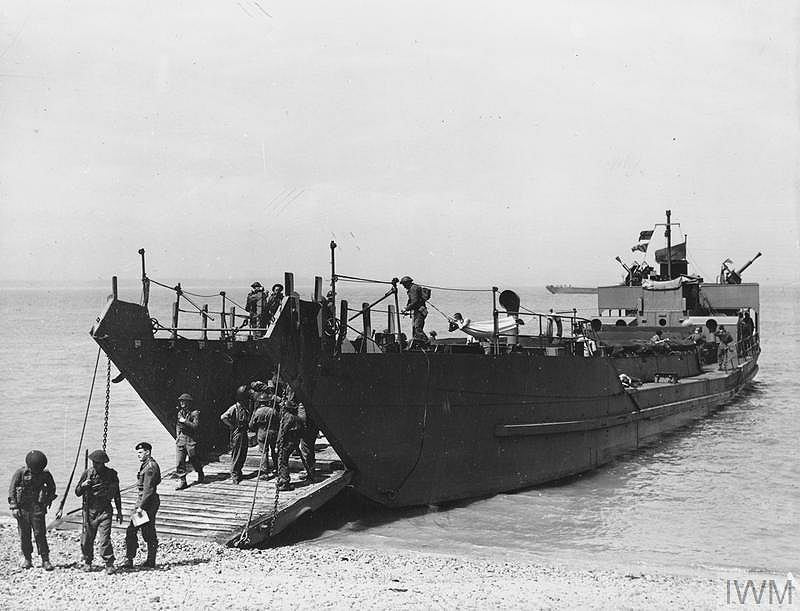 Landing Craft Tank 318 LCT (3) 318